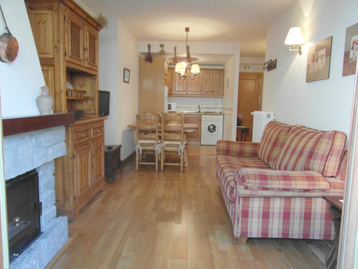 Apartamento B25 - La Granja, Bajo con jardín - Villmor Benasque Exterior foto