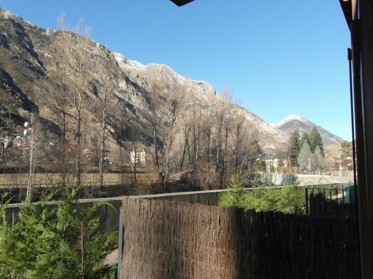 Apartamento B25 - La Granja, Bajo con jardín - Villmor Benasque Exterior foto